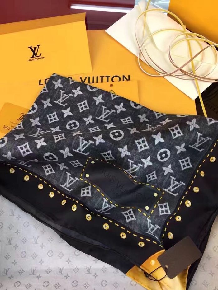 Louis Vuitton Scarf LVS00137